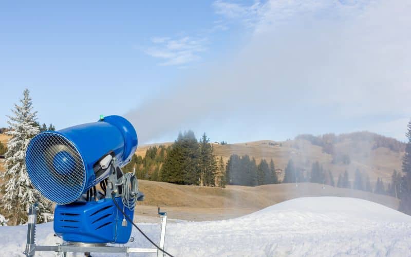 Innovative snow machines producing snow in above freezing temperatures