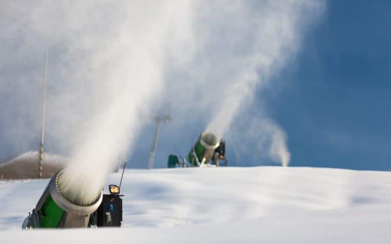 Advanced snowmaking technology by Latitude 90 defying warmer temperatures