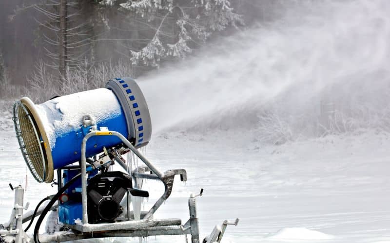 Demaclenko's Snow4Ever 200 in action, showcasing modern snowmaking technology